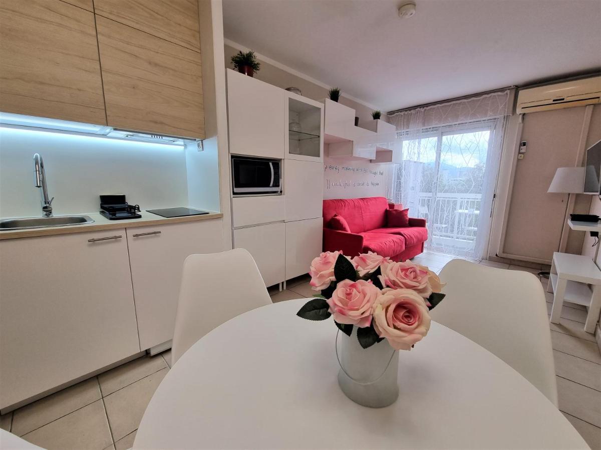 Apartmán Affitto-Nizza Exteriér fotografie